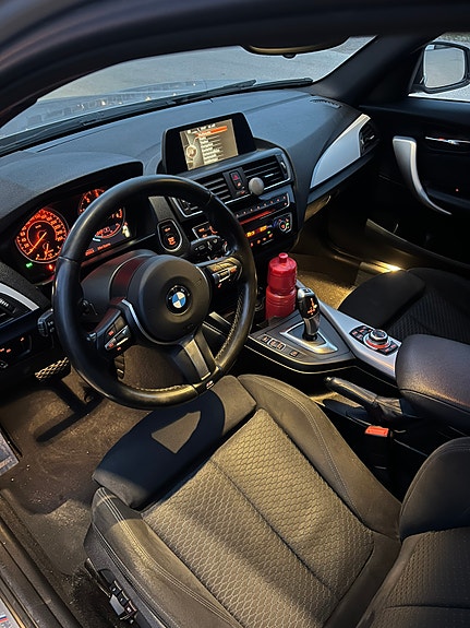 BMW 120d 4 of 5