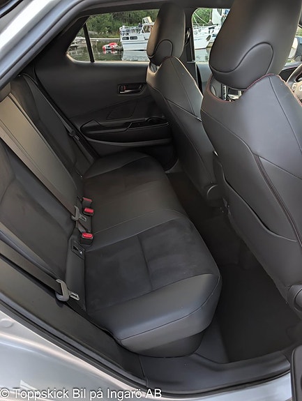 Toyota C-HR 11 of 27
