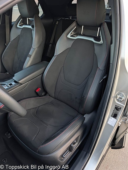 Toyota C-HR 8 of 27