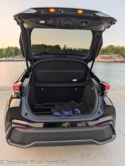 Toyota C-HR 14 of 27