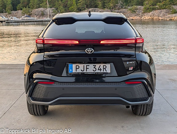 Toyota C-HR 5 of 27