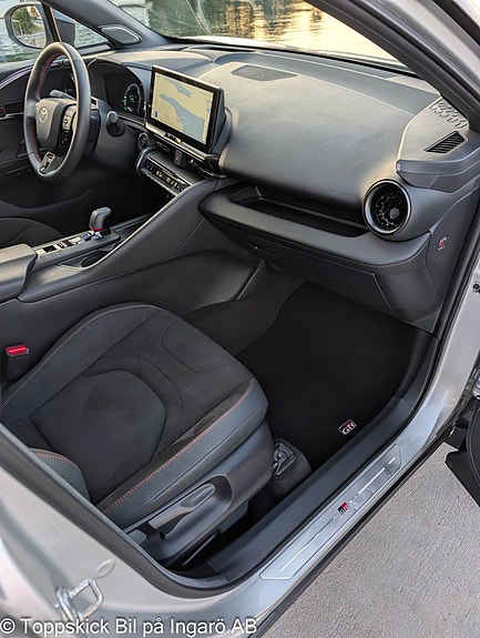 Toyota C-HR 9 of 27