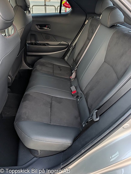 Toyota C-HR 12 of 27