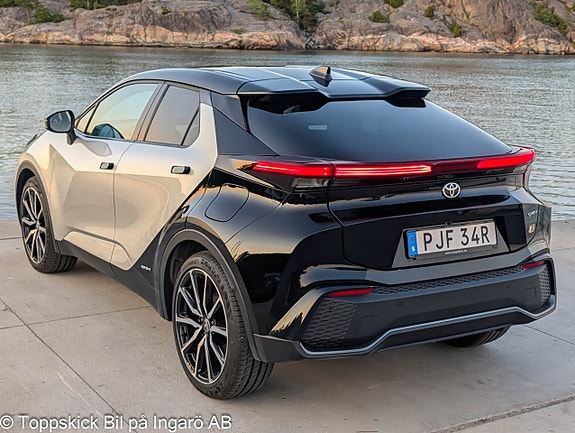 Toyota C-HR 6 of 27