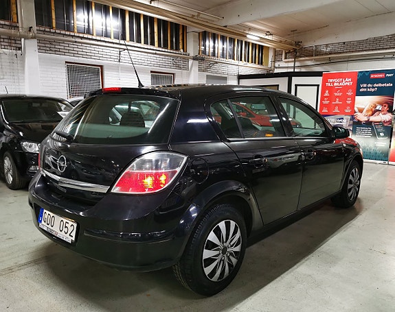 Opel Astra 4 of 5