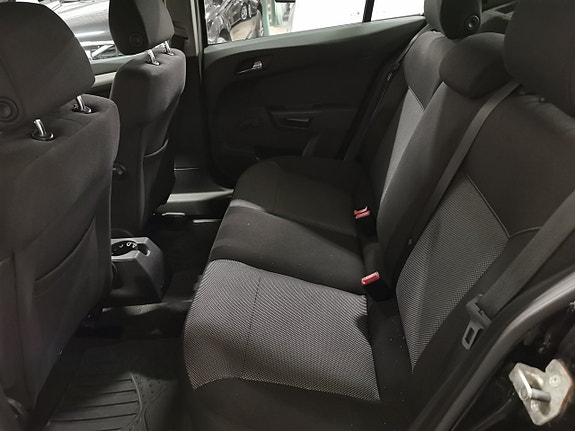 Opel Astra 12 of 16