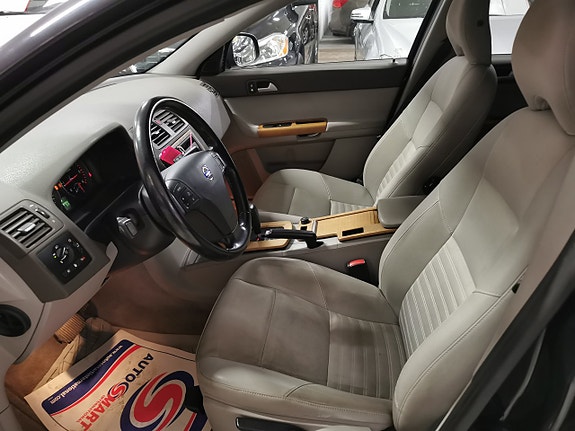 Volvo V50 8 of 17