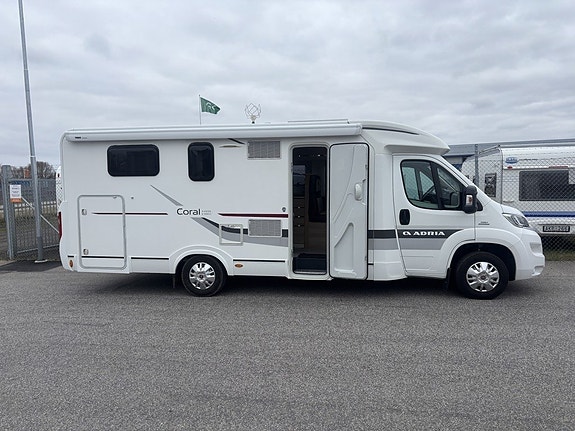 Adria Coral 690 SC Queenbed