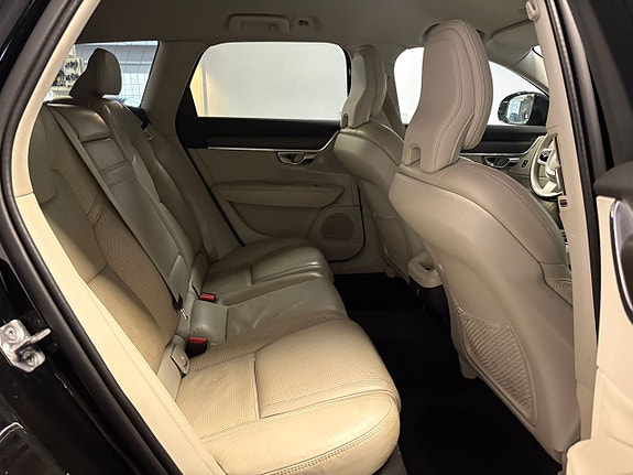 Volvo V90 Cross Country 20 of 27