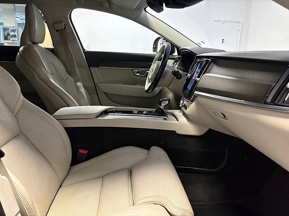 Volvo V90 Cross Country 19 of 27