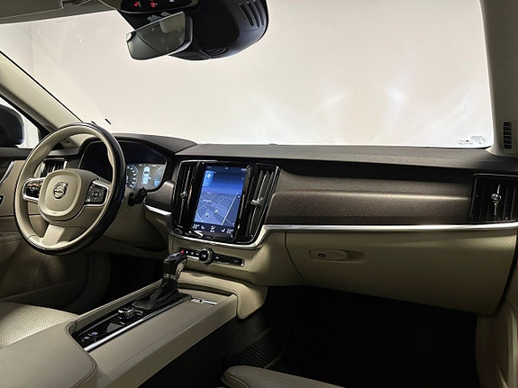 Volvo V90 Cross Country 10 of 27