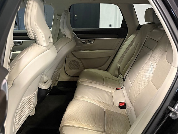 Volvo V90 Cross Country 8 of 27