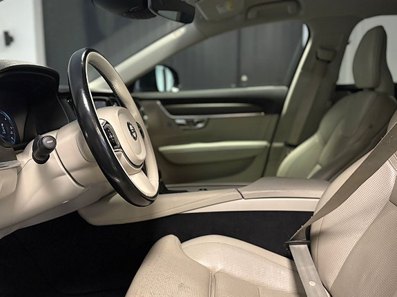 Volvo V90 Cross Country 7 of 27