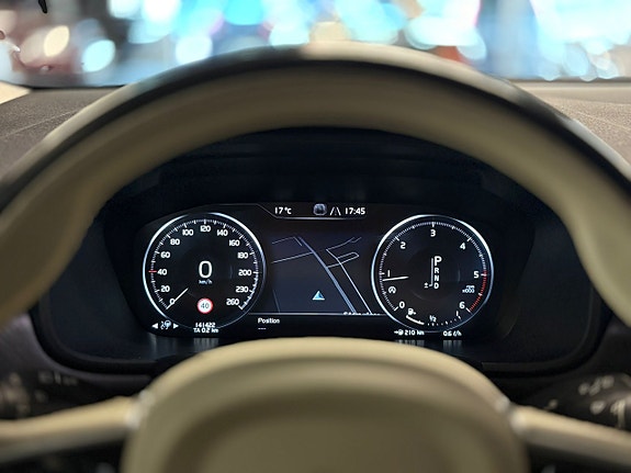 Volvo V90 Cross Country 17 of 27