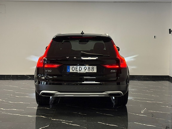 Volvo V90 Cross Country 5 of 5
