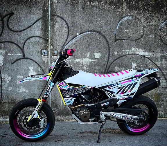 Husqvarna HUSQVARNA 701 SUPERMOTO 2 of 2