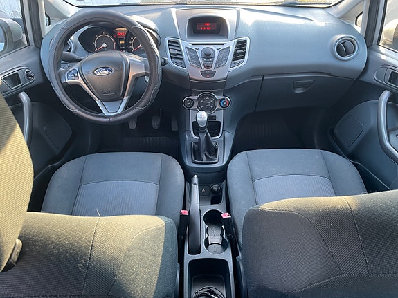 Ford Fiesta 7 of 9