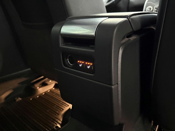 Volvo XC70 16 of 26
