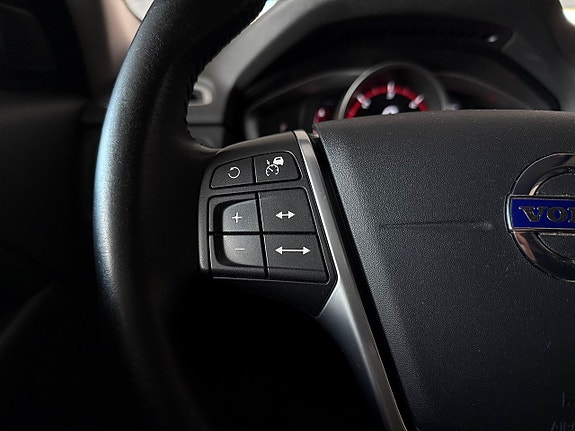Volvo XC70 5 of 26