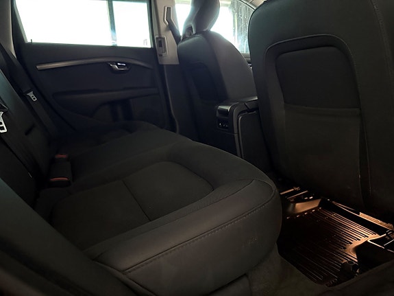 Volvo XC70 12 of 26