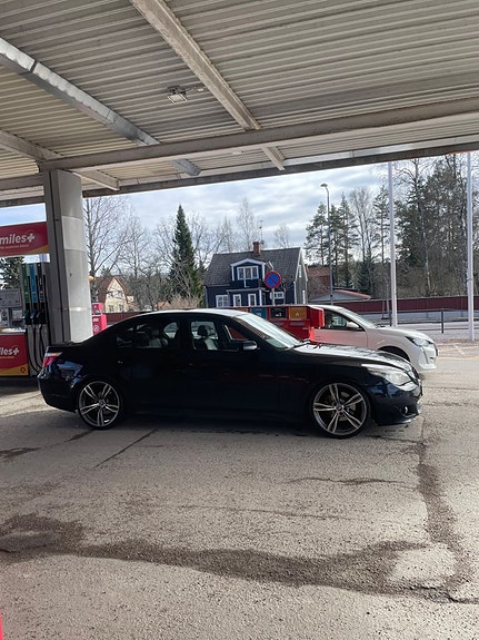BMW 523i