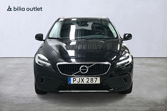 Volvo V40 Cross Country 3 of 5