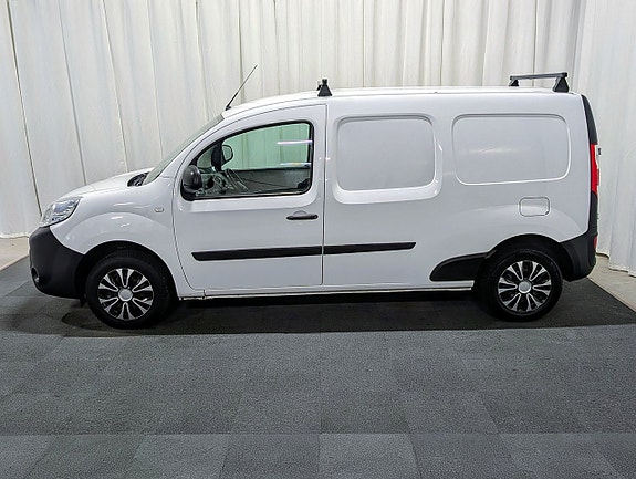 Nissan NV250 2 of 5