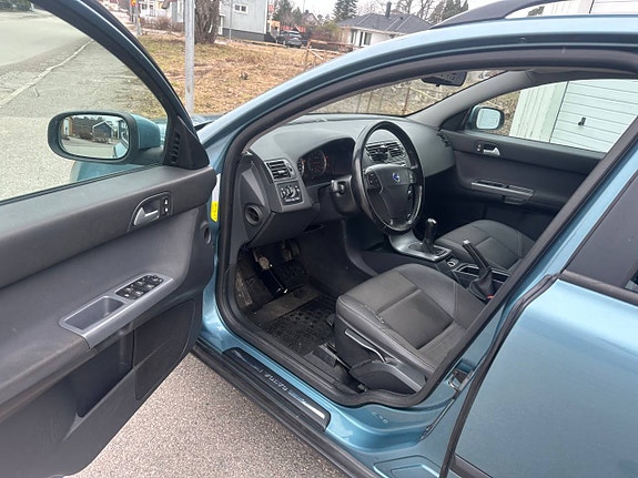 Volvo V50 9 of 10