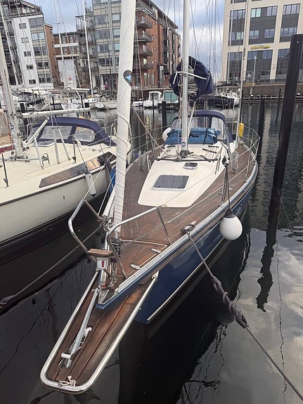 Hanse 331 2 of 5