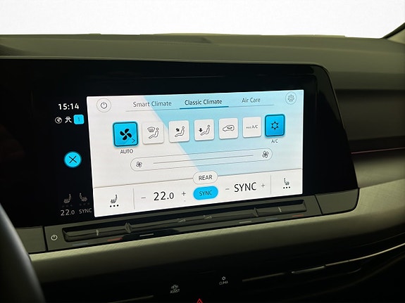 Volkswagen Golf VIII 18 of 23