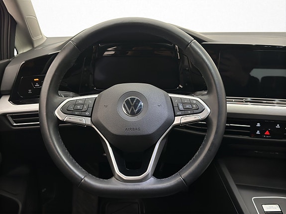 Volkswagen Golf VIII 9 of 23