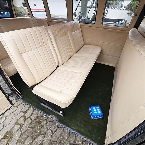 VW Transporter T2 Bay Window Bus - Classic car 13 of 24