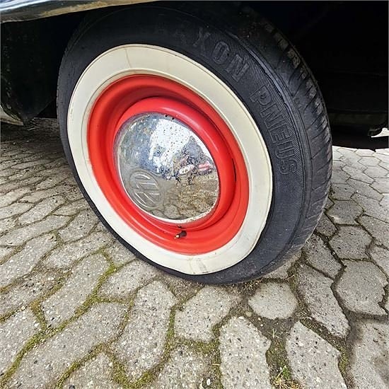 VW Transporter T2 Bay Window Bus - Classic car 24 of 24
