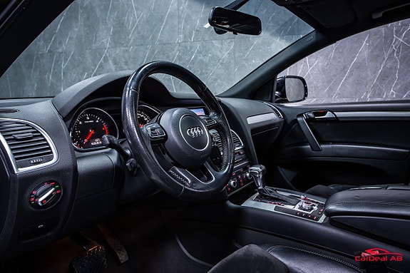 Audi Q7 11 of 30