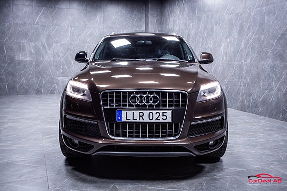 Audi Q7 2 of 5