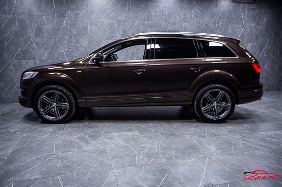 Audi Q7 4 of 5