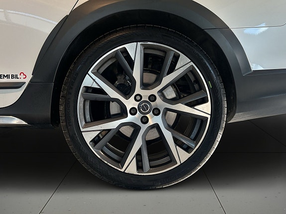Volvo V90 Cross Country 14 of 20