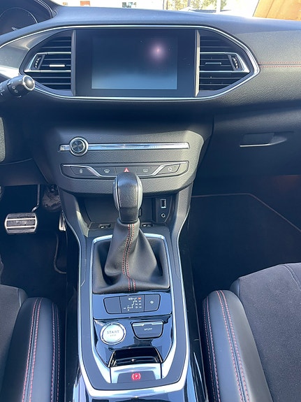 Peugeot 308 4 of 7