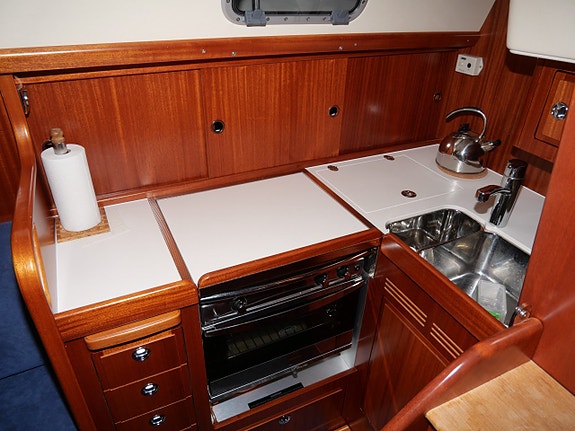 Hallberg Rassy 310 11 of 21