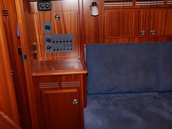 Hallberg Rassy 310 6 of 21