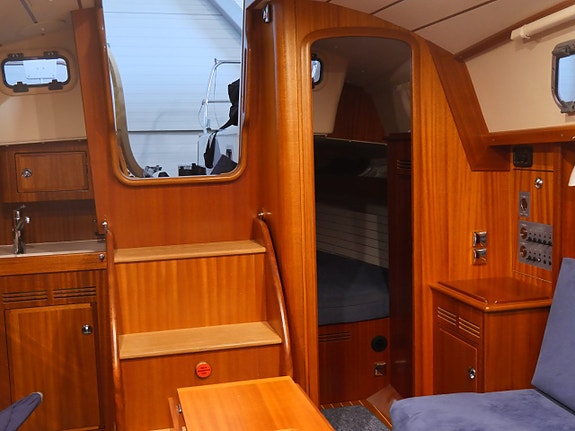 Hallberg Rassy 310 7 of 21