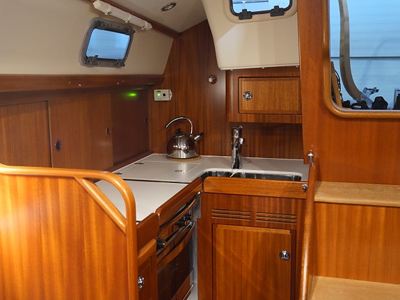 Hallberg Rassy 310 8 of 21