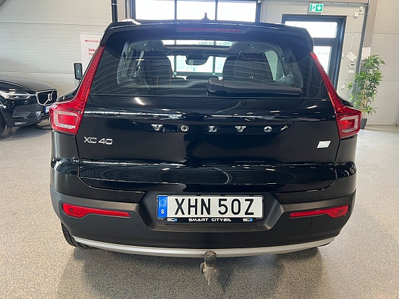Volvo XC40 4 of 5