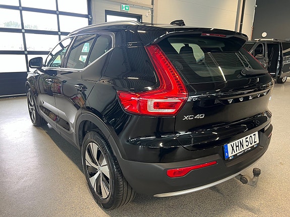 Volvo XC40 6 of 24
