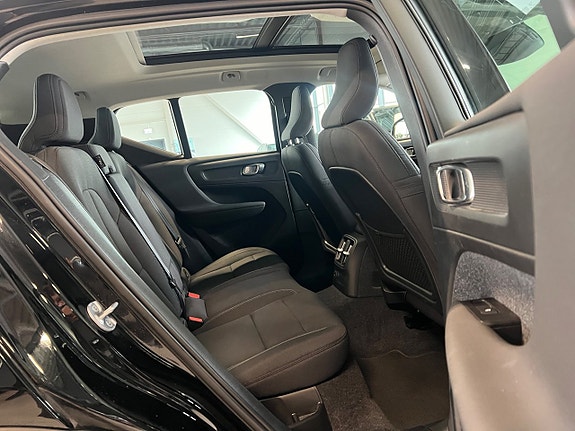 Volvo XC40 14 of 24