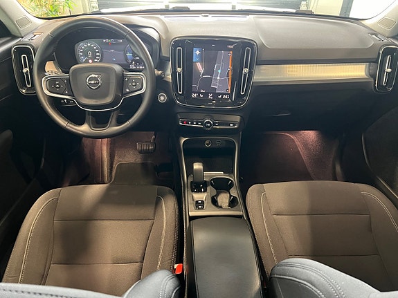Volvo XC40 12 of 24