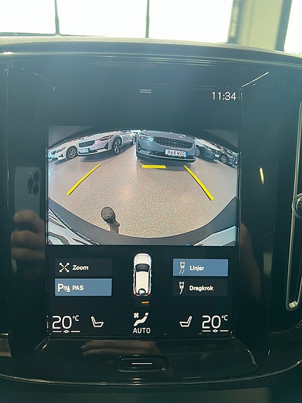 Volvo XC40 18 of 24