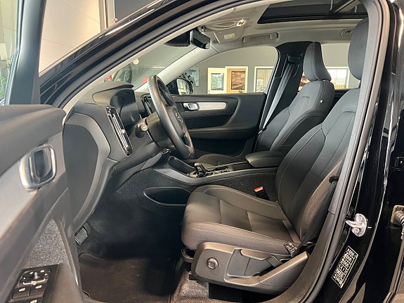 Volvo XC40 16 of 24