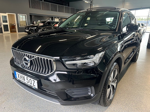 Volvo XC40 8 of 24