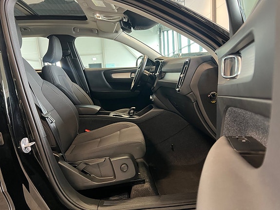 Volvo XC40 10 of 24
